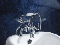 Torneiras de uma banheira clássica